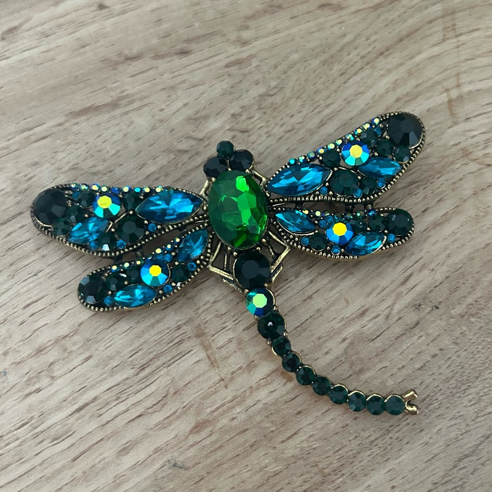 Vintage-Inspired Dragonfly Brooch with Blue and Green Rhinestones